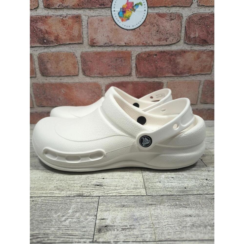Crocs Adult Bistro Clogs Size Men 7/Women 9 White Slip Resistant Shoes NWOT